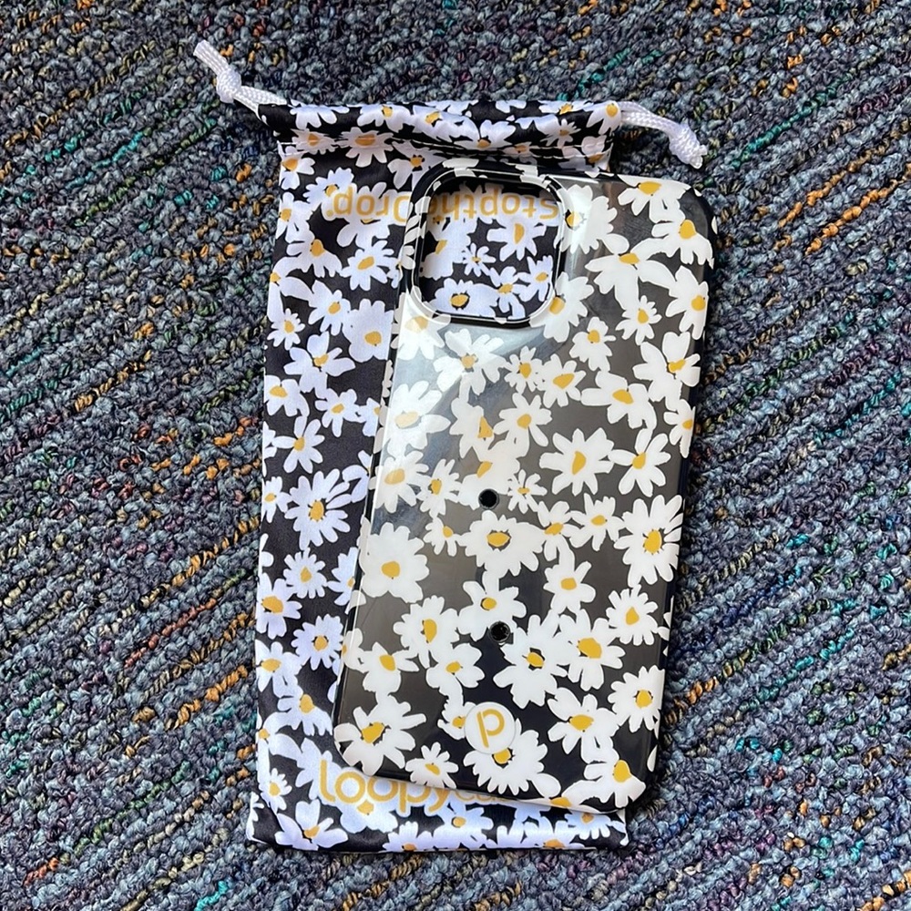 ‼️SOLD‼️ iPhone 12 Pro Max Daisies Loopy Case